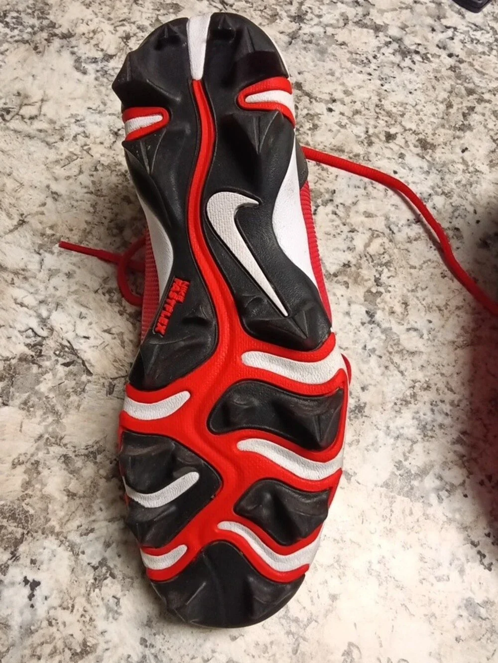 Nike Fastflex Trout Red and Black Sports Cleats Size 4Y